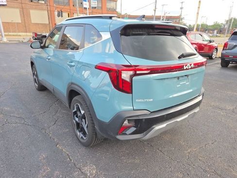 Used 2025 Kia Seltos EX AWD/4WD image 5