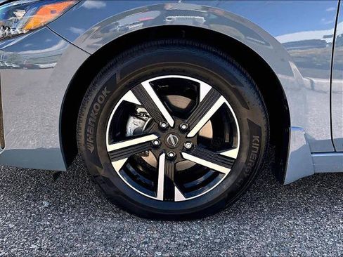 Used 2024 Nissan Sentra SV FWD image 7