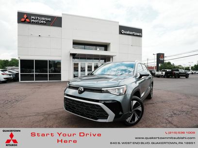 Used 2025 Volkswagen Taos SE w/ Panoramic Sunroof Package