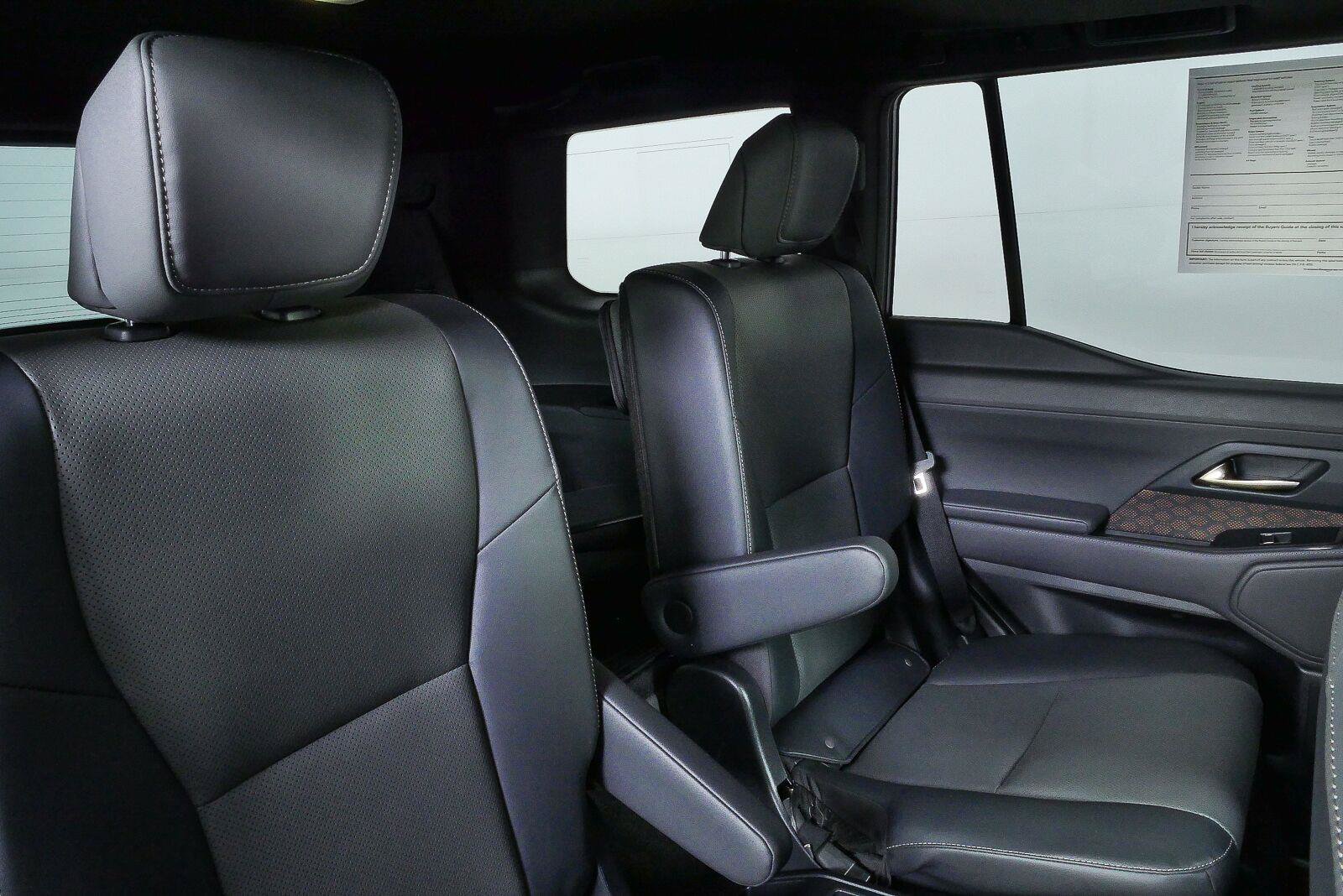 Used 2024 Lexus GX 550 w/ Accessory Package (Z1) AWD/4WD image 18