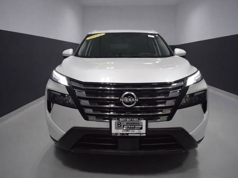 Certified 2024 Nissan Rogue SV w/ SV Premium Package image 3