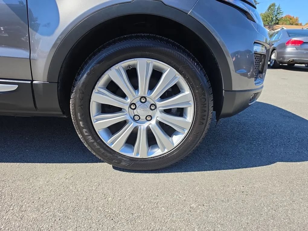 Used 2018 Land Rover Range Rover Evoque HSE AWD/4WD image 9