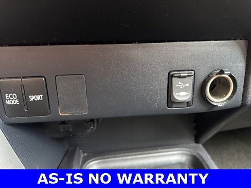 Used 2017 Toyota RAV4 LE image 8