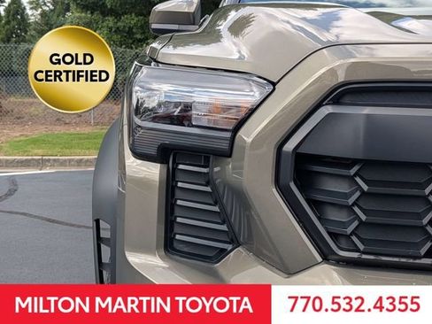 Certified 2025 Toyota Tacoma TRD Off-Road AWD/4WD image 12