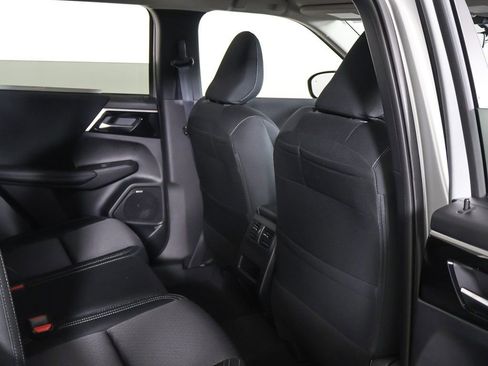 New 2026 Mitsubishi Outlander ES image 29