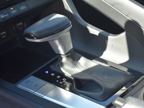 Used 2022 Hyundai Elantra SEL image 23