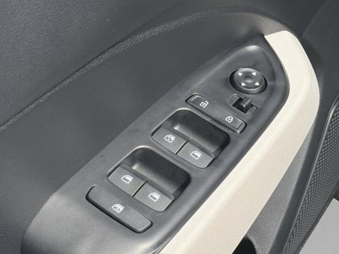 New 2026 Hyundai Venue SEL FWD image 13