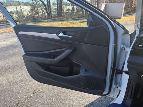 Used 2025 Volkswagen Jetta Sport image 20