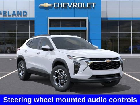 New 2026 Chevrolet Trax LT w/ Driver Confidence Package FWD image 8