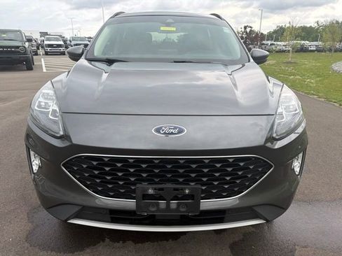 Used 2020 Ford Escape Titanium w/ Titanium Premium Package 2.0 AWD/4WD image 3