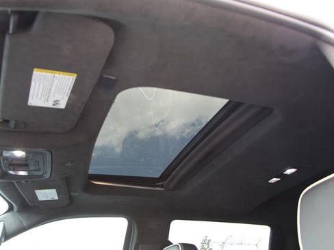 Used 2022 GMC Sierra 1500 AT4X image 12