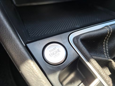 Used 2024 Volkswagen Jetta SE FWD image 7