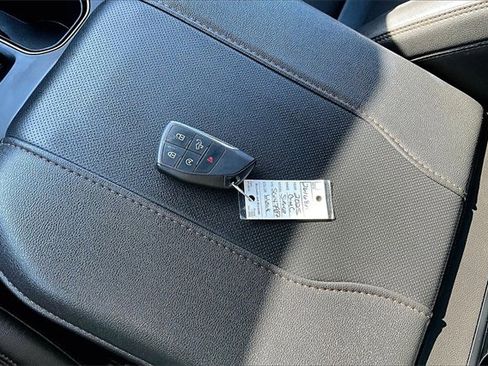 Used 2025 GMC Sierra 1500 AT4 w/ AT4 Premium Package image 9