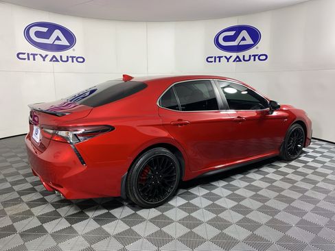 Used 2023 Toyota Camry SE image 3