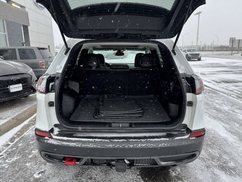 Used 2021 Jeep Cherokee Trailhawk w/ Sun, Sound & Nav Group image 38