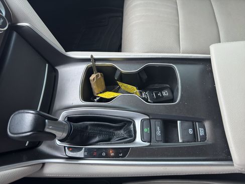Used 2021 Honda Accord EX-L image 13