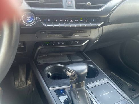 Used 2019 Lexus UX 250h w/ Premium Package AWD/4WD image 26