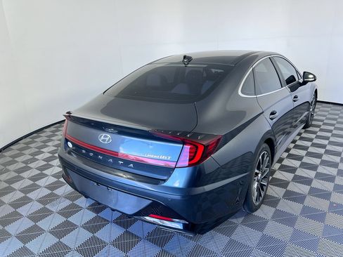 Used 2021 Hyundai Sonata Limited w/ Preferred Accessory Package FWD image 3