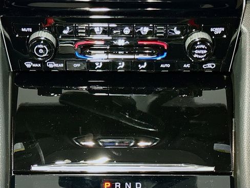 New 2025 Jeep Grand Cherokee Limited w/ Luxury Tech Group II AWD/4WD image 11