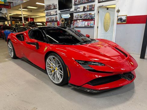Used 2022 Ferrari SF90 Spider AWD/4WD image 33