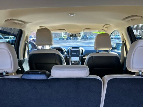 Used 2022 Ford Edge SEL w/ Convenience Package image 39