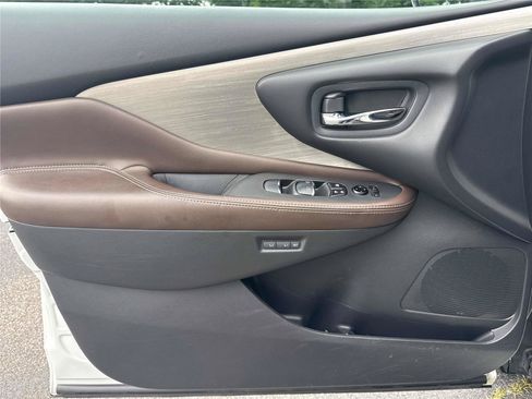 Used 2016 Nissan Murano Platinum w/ Platinum Technology Package FWD image 10