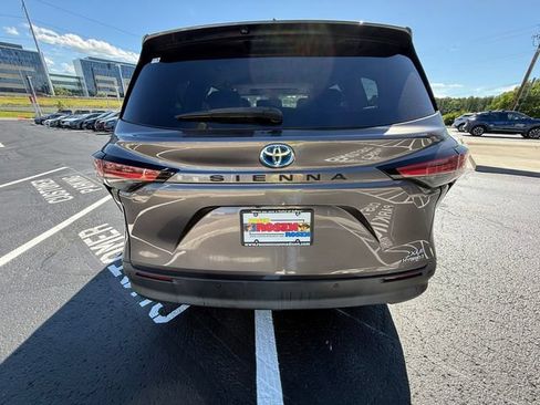 Used 2021 Toyota Sienna XLE FWD image 33
