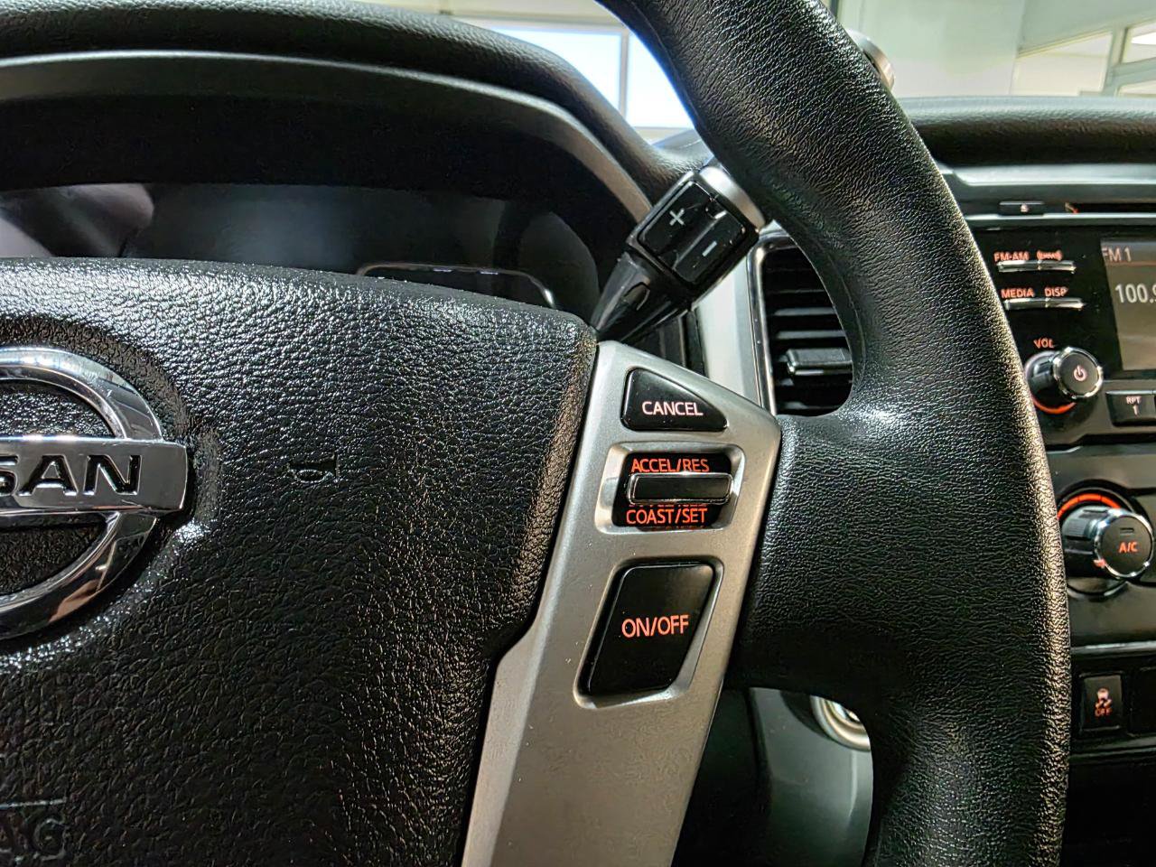Used 2017 Nissan Titan SV RWD image 30