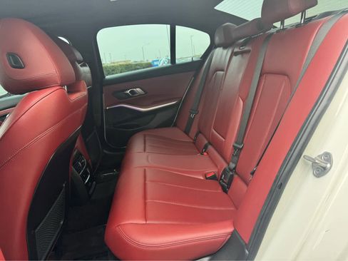 Used 2022 BMW 330i Sedan w/ M Sport Package image 19