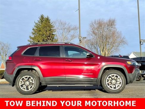 Used 2019 Jeep Cherokee Trailhawk w/ Cold Weather Group image 8