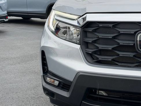 Used 2023 Honda Passport EX-L image 2
