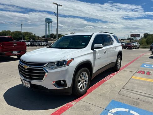 Used 2019 Chevrolet Traverse LT FWD image 3