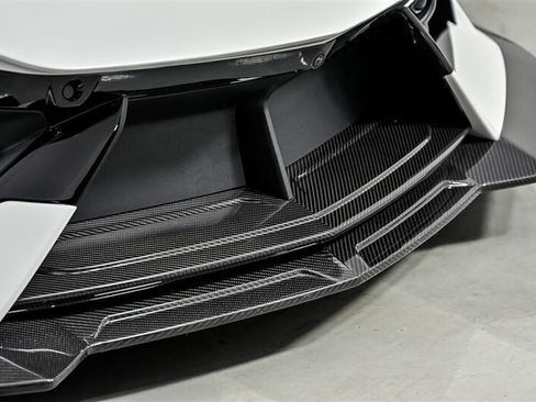 Used 2024 Lamborghini Revuelto AWD/4WD image 8