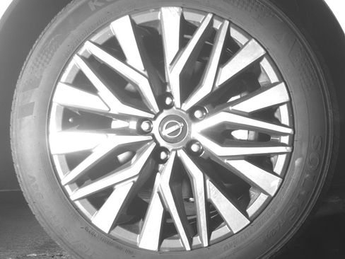Used 2025 Nissan Altima 2.5 SV FWD image 13