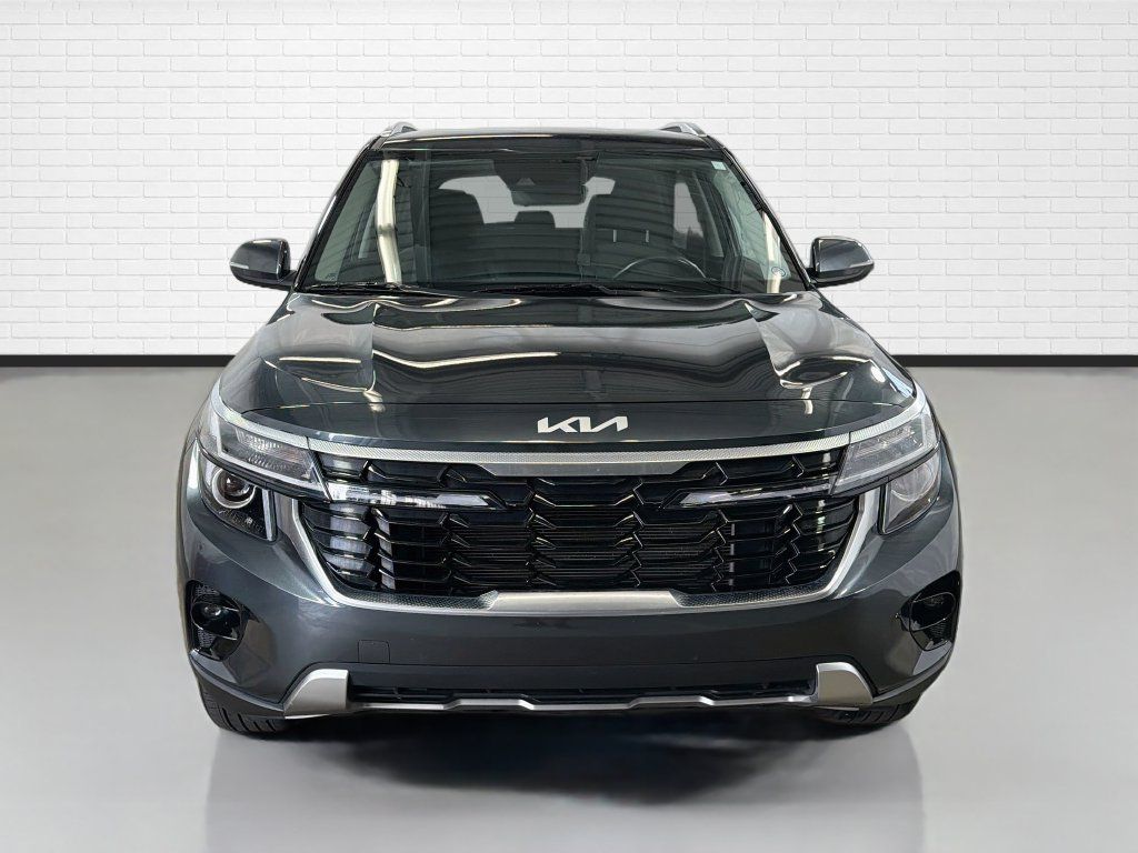 Used 2025 Kia Seltos S AWD/4WD image 2