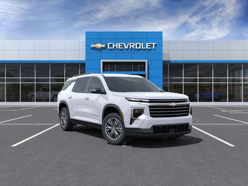 New 2025 Chevrolet Traverse LT FWD image 1