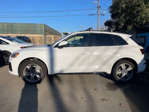 Used 2025 Audi Q5 2.0T Premium w/ Convenience Plus Package image 3