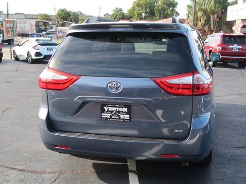 Used 2015 Toyota Sienna XLE Premium image 7