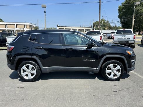 Used 2018 Jeep Compass Latitude image 10