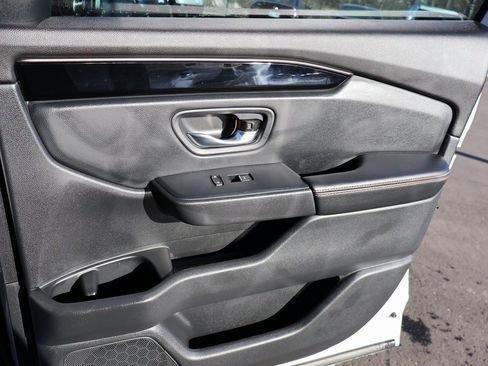 Certified 2024 Honda Pilot TrailSport image 11