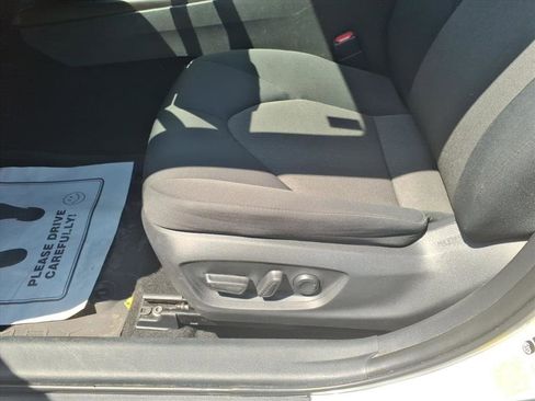 Used 2022 Toyota Camry LE image 15