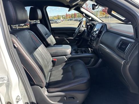 Used 2021 Nissan Titan PRO-4X w/ Pro-4x Convenience Package image 16