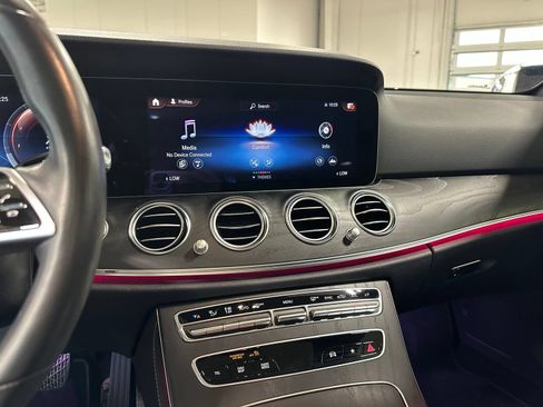 Used 2022 Mercedes-Benz E 350 Sedan image 24