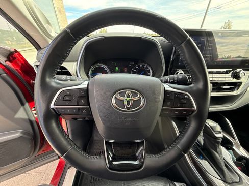 Used 2021 Toyota Highlander Platinum AWD/4WD image 11