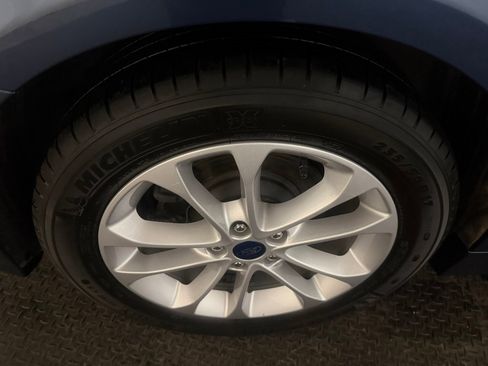 Used 2019 Ford Fusion SE image 16