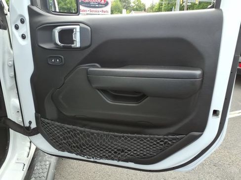 Used 2022 Jeep Wrangler Unlimited Sport AWD/4WD image 14