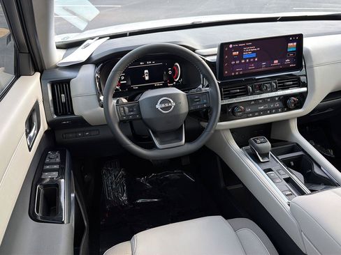 New 2026 Nissan Pathfinder SL FWD image 18