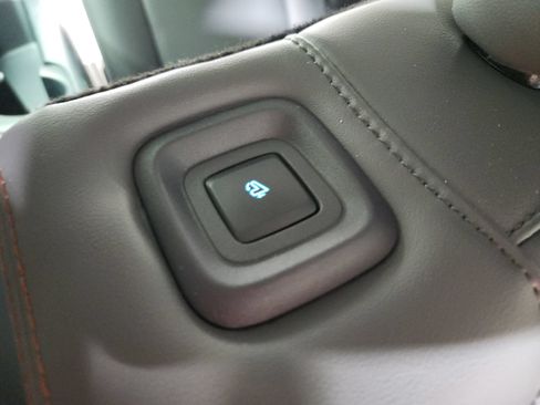 Used 2025 Ford Expedition Active AWD/4WD image 52