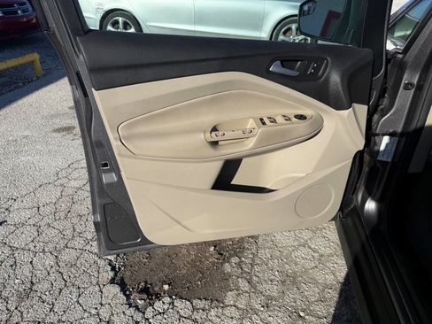 Used 2013 Ford C-MAX SE image 19