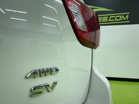 Used 2018 Nissan Pathfinder SV image 14